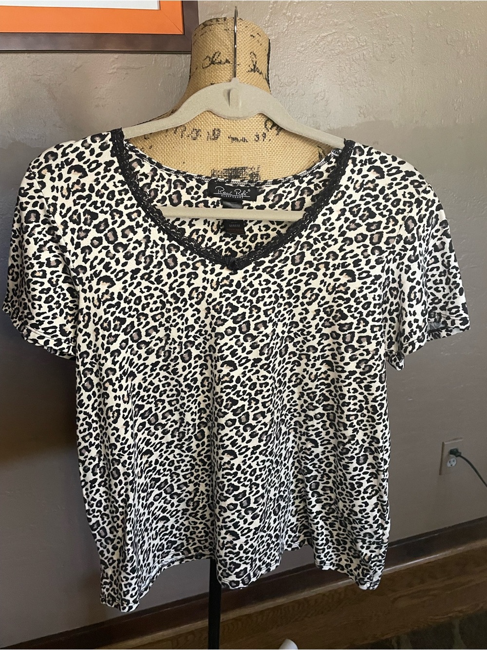 Rene Rofe Black and Tan Leopard Print V-Neck Short Sleeve Capris set